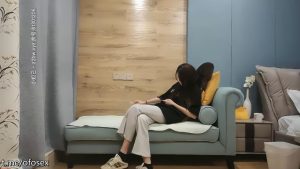 苗條身材妹子，調情互摸抬腿大力猛操